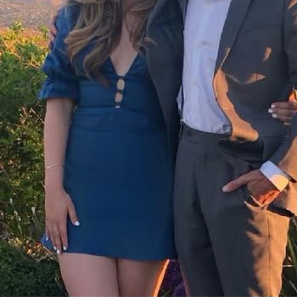 Elegant Blue Dress with Button Detail